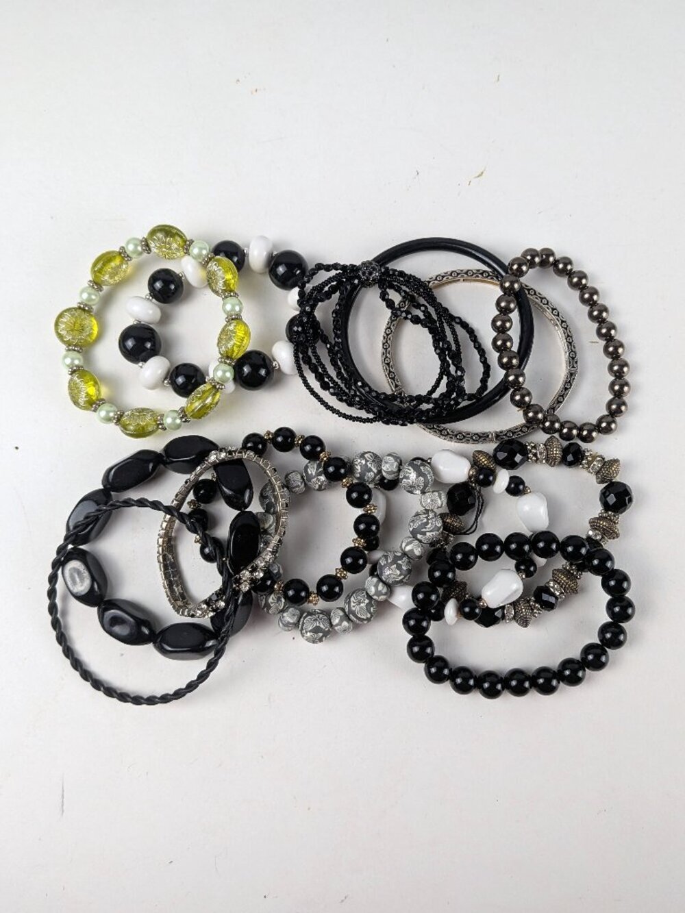 Lot of 14 Bracelets - Stretchy/Beaded/Metal